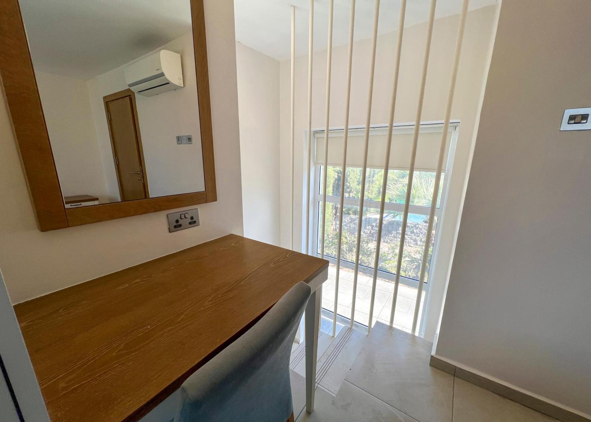 Garden Loft Apt With Pool In Alsancak Kyrenia 키레니아 외부 사진